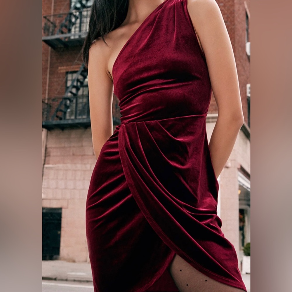 One Shoulder Velvet Dress